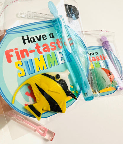 End of the School Year Classroom Gift with Fish Toys and bubble wandHave a Fin-tastic Summer card with Fish toys| preschool class gifts